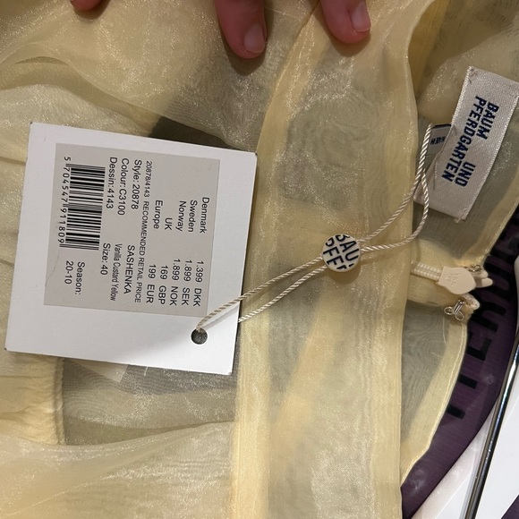 BAUM UND PFERDGARTEN BUTTER YELLOW SASHENKA SKIRT| size 10 - Picture 5 of 5